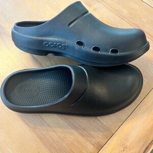 Oofos OOclog Luxe Men Sz 6 Women SZ 8 Black Mule Slip On Comfort Shoes